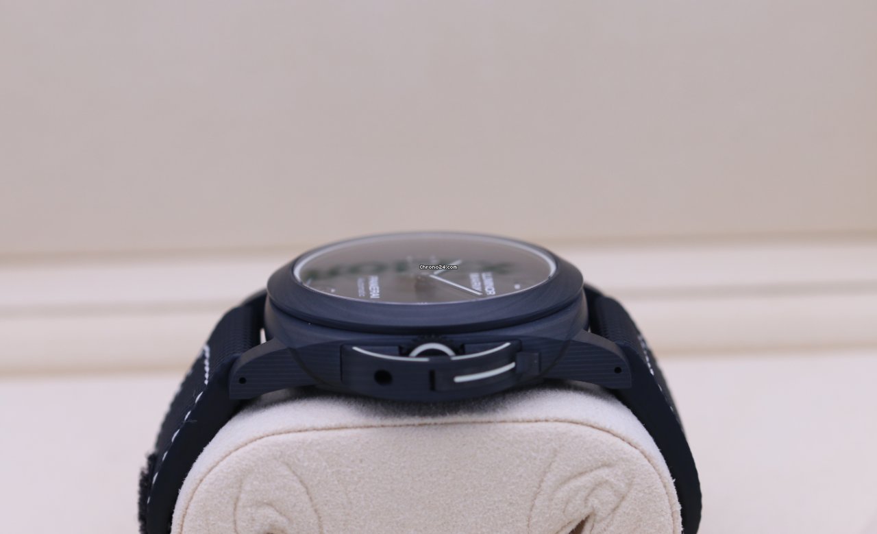 Panerai Luminor Marina Mens watch Unisex Automatic Carbon PAM 01118 5