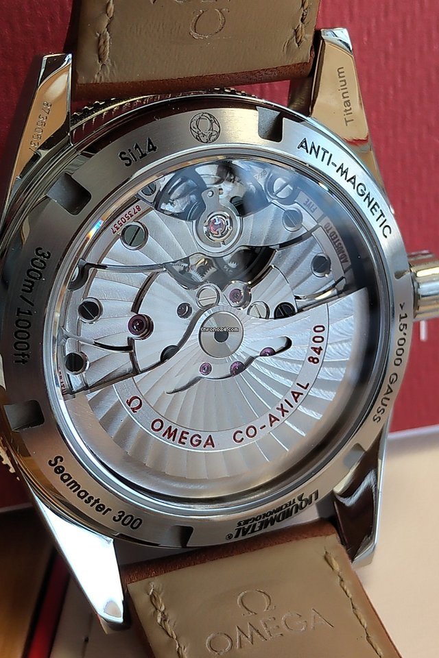 Omega Seamaster 300 Mens watch Unisex Automatic Titanium 233.92.41.21.03.001 5
