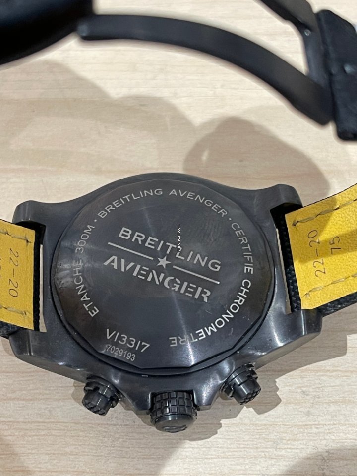 Breitling Avenger Mens watch Unisex Automatic Titanium V13317101B1X2 5