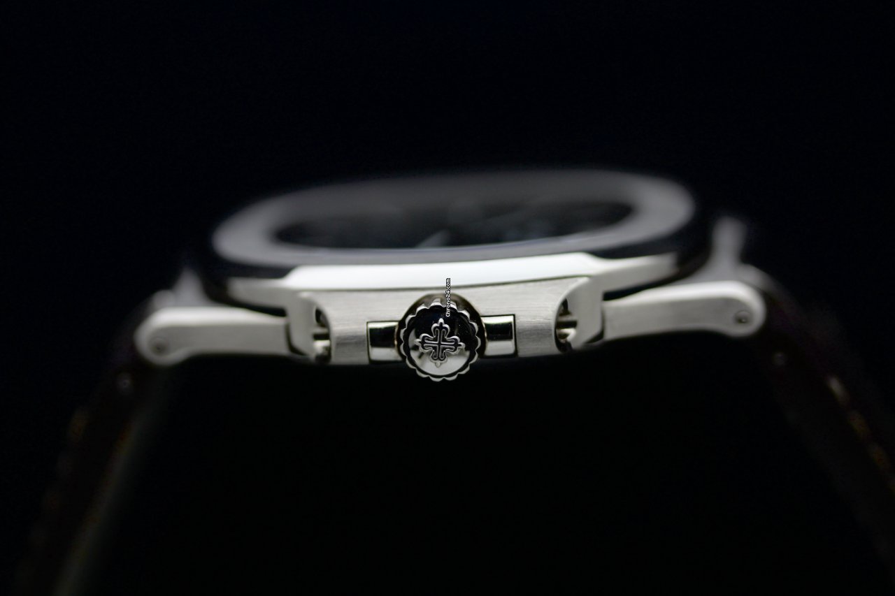 Patek Philippe Nautilus Automatic White gold 5711G-001 5