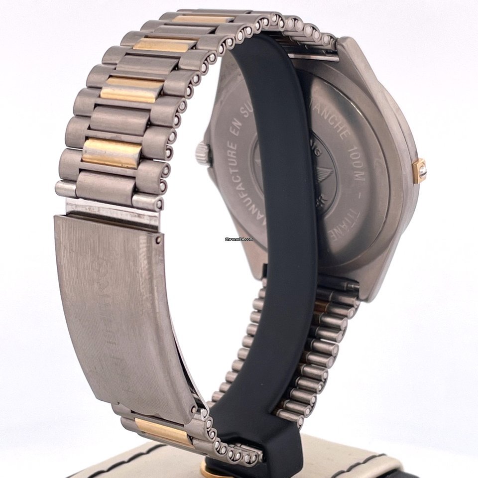 Breitling Titanium E56059 5