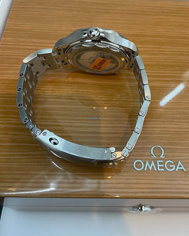Omega Seamaster Diver 300 M Mens watch Unisex Automatic Steel 210.30.42.20.03.001 5