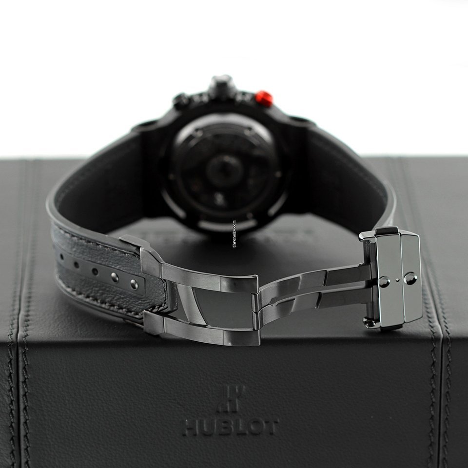 Hublot Classic Fusion 45, 42, 38, 33 mm Mens watch Unisex Automatic Carbon 526.qb.0124.vr 5