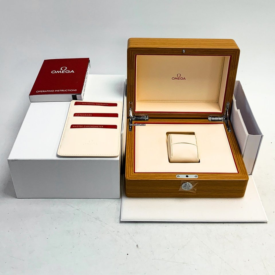 Omega Constellation Mens watch Unisex Automatic Steel 131.13.39.20.01.001 5