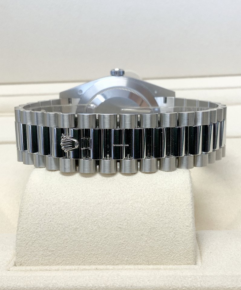 Rolex Day-Date 40 Mens watch Unisex Platinum Automatic 228206-0004 5