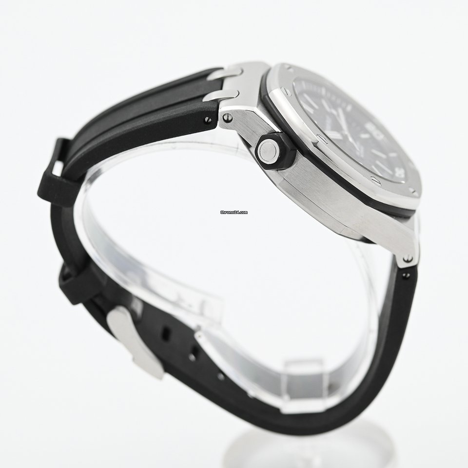 Audemars Piguet Royal Oak Offshore Diver Mens watch Unisex Steel 15703ST 5