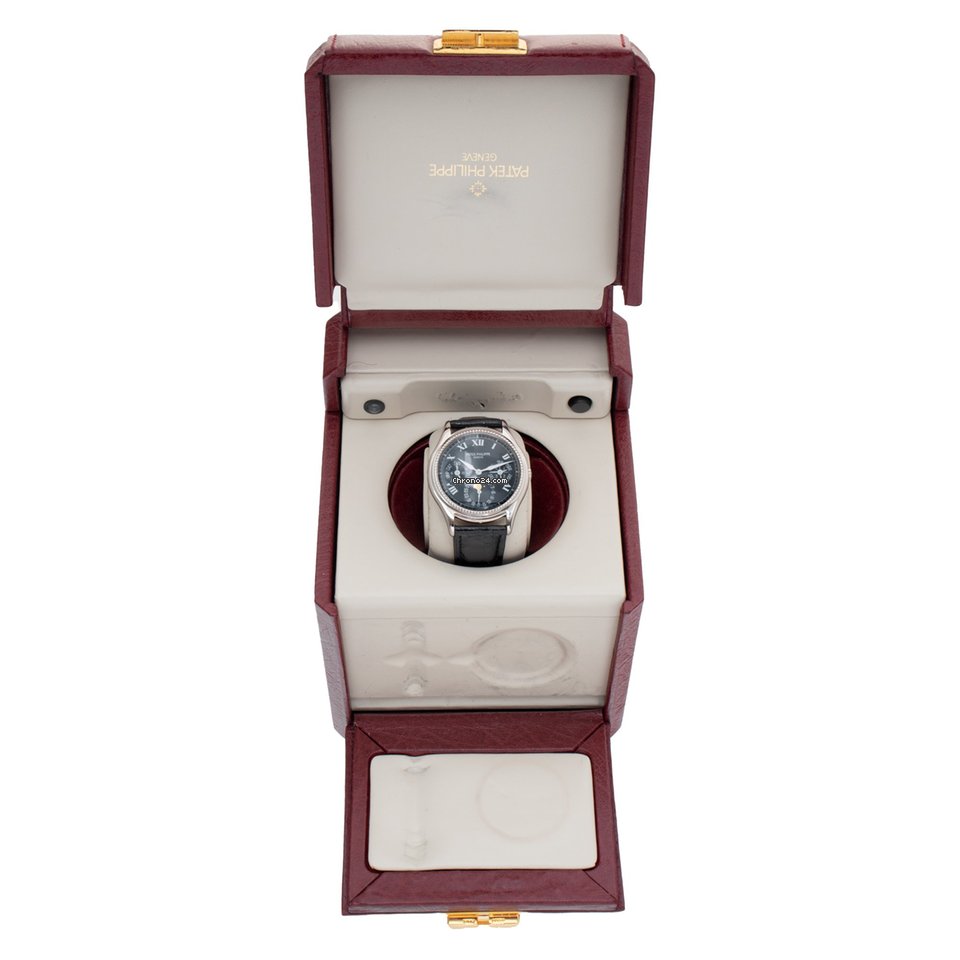 Patek Philippe Perpetual Calendar Mens watch Unisex Automatic White gold 5038 5