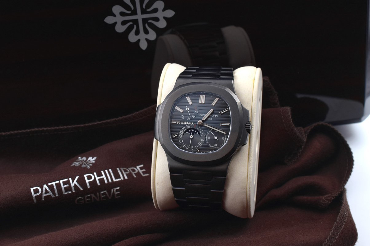 Patek Philippe Nautilus Automatic Steel 5712 5