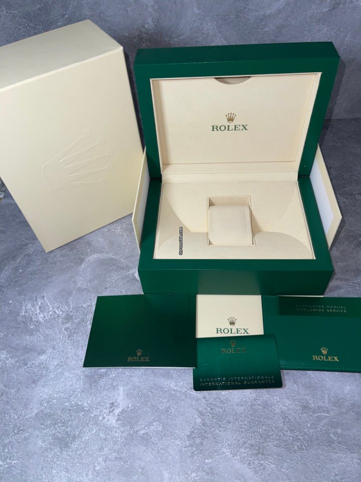 Rolex Sea-Dweller 4000 Mens watch Unisex Steel Automatic 126600-0001 5