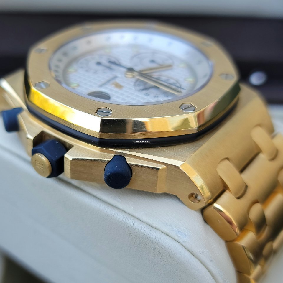 Audemars Piguet Royal Oak Offshore Chronograph Mens watch Unisex Automatic Yellow gold 25721BA.OO.1000BA.03 5