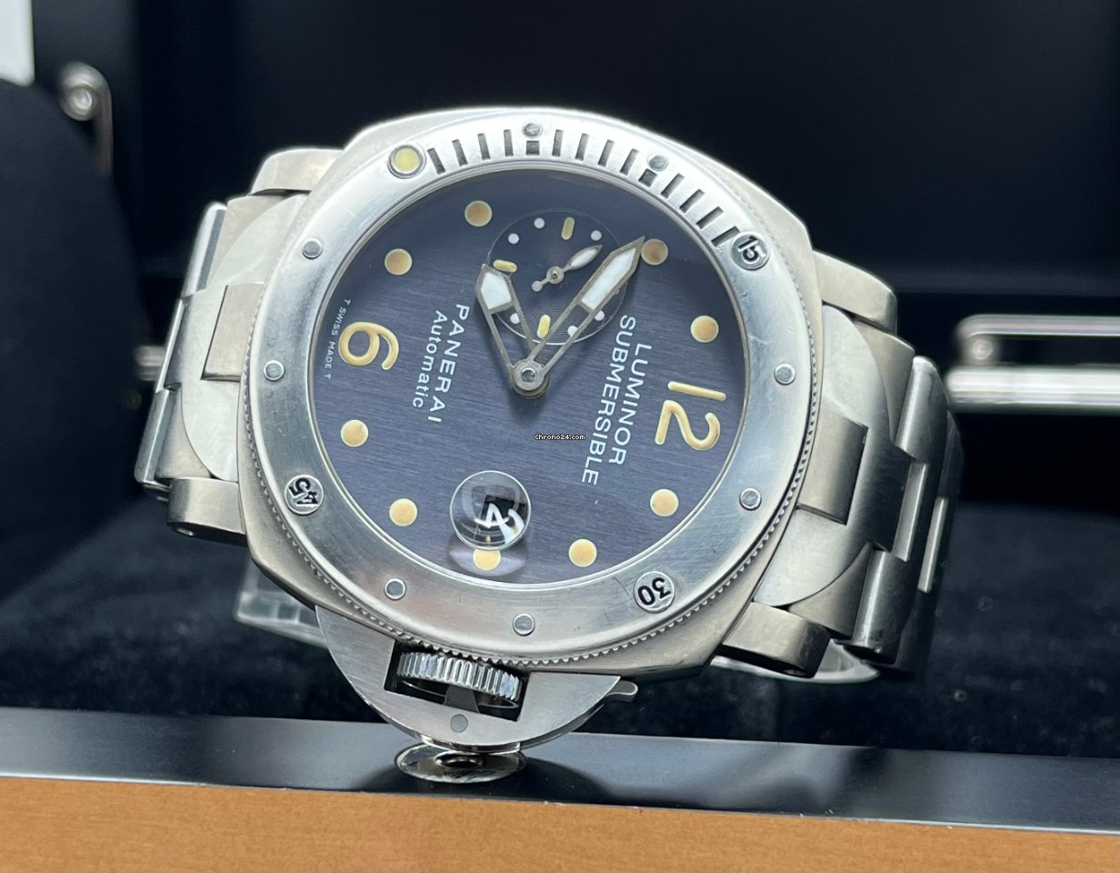 Panerai Luminor Submersible Mens watch Unisex Automatic Titanium PAM 00106 5