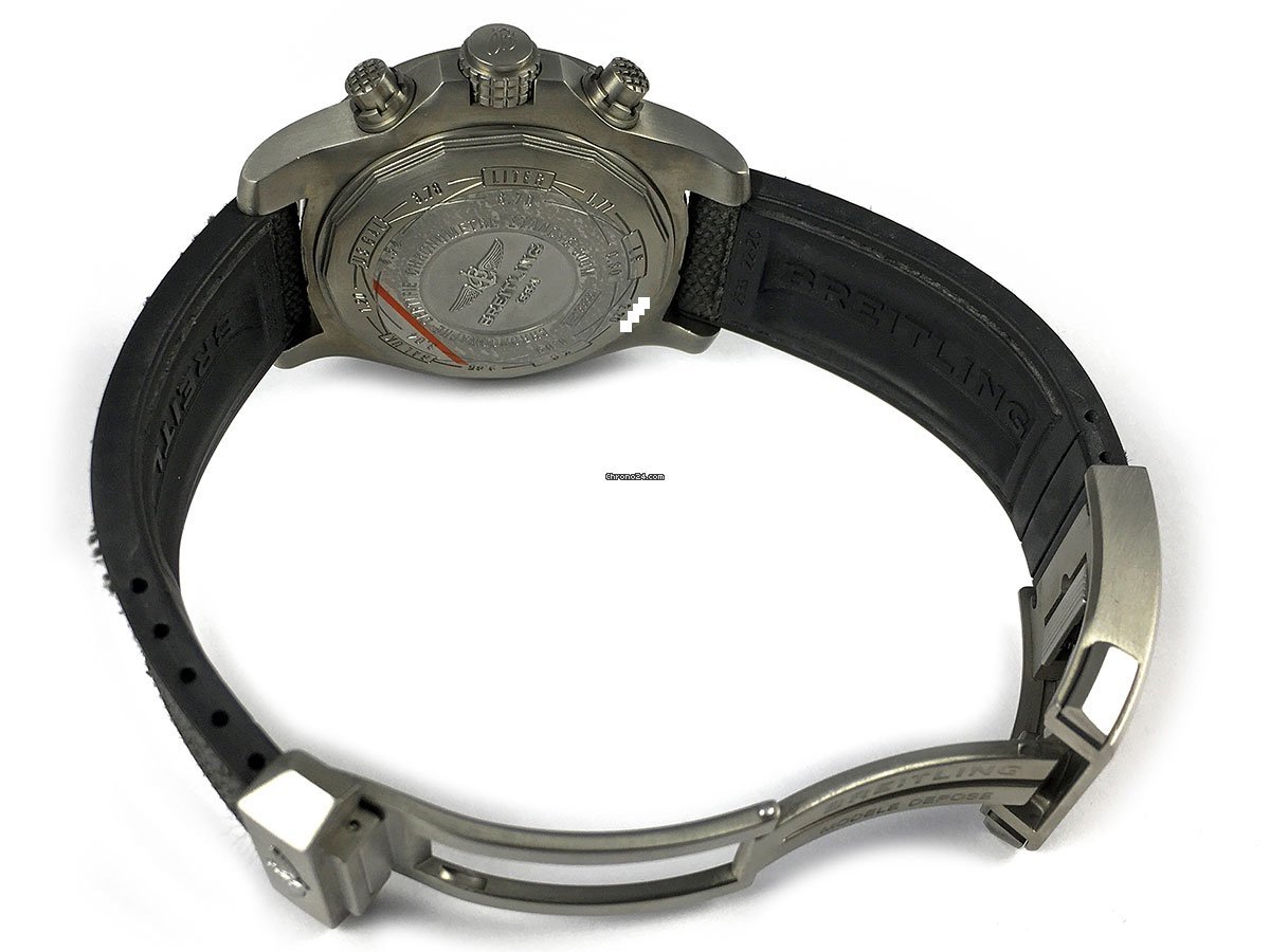 Breitling Avenger Bandit Mens watch Unisex Automatic Titanium E1338310 M534 253S E20DSA.2 5