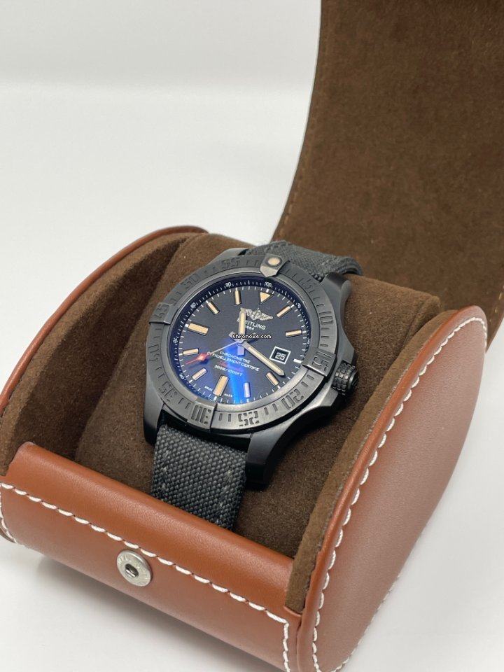 Breitling Avenger Blackbird Mens watch Unisex Automatic Titanium V1731010 BD12 100W 5