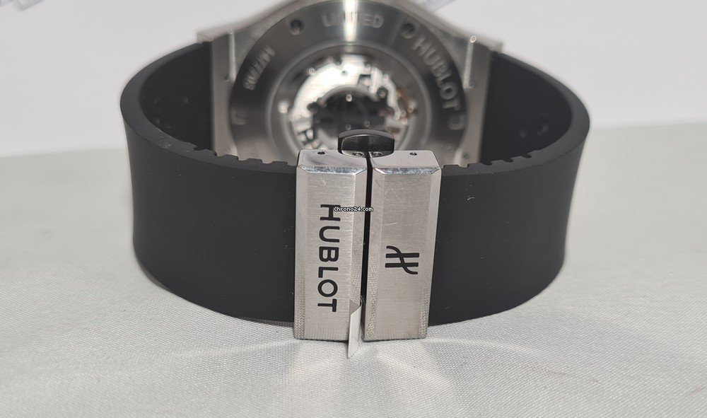 Hublot Classic Fusion 45, 42, 38, 33 mm Mens watch Unisex Automatic Titanium 511.NX.1270.RX.MDM40 5