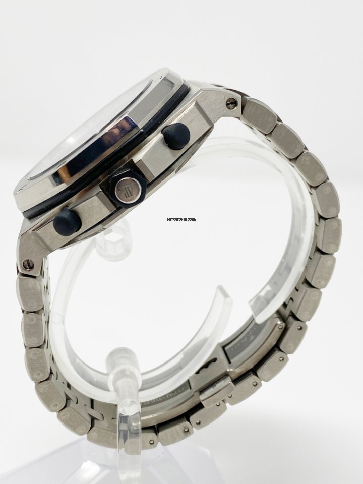 Audemars Piguet Royal Oak Offshore Chronograph Mens watch Unisex Automatic Titanium 26170TI.OO.1000TI.01 5