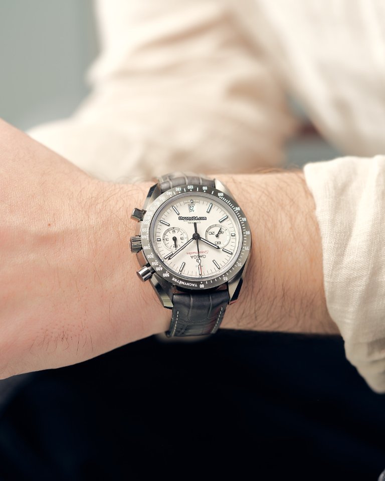 Omega Speedmaster Professional Moonwatch Mens watch Unisex Automatic Ceramic 311.93.44.51.99.002 5