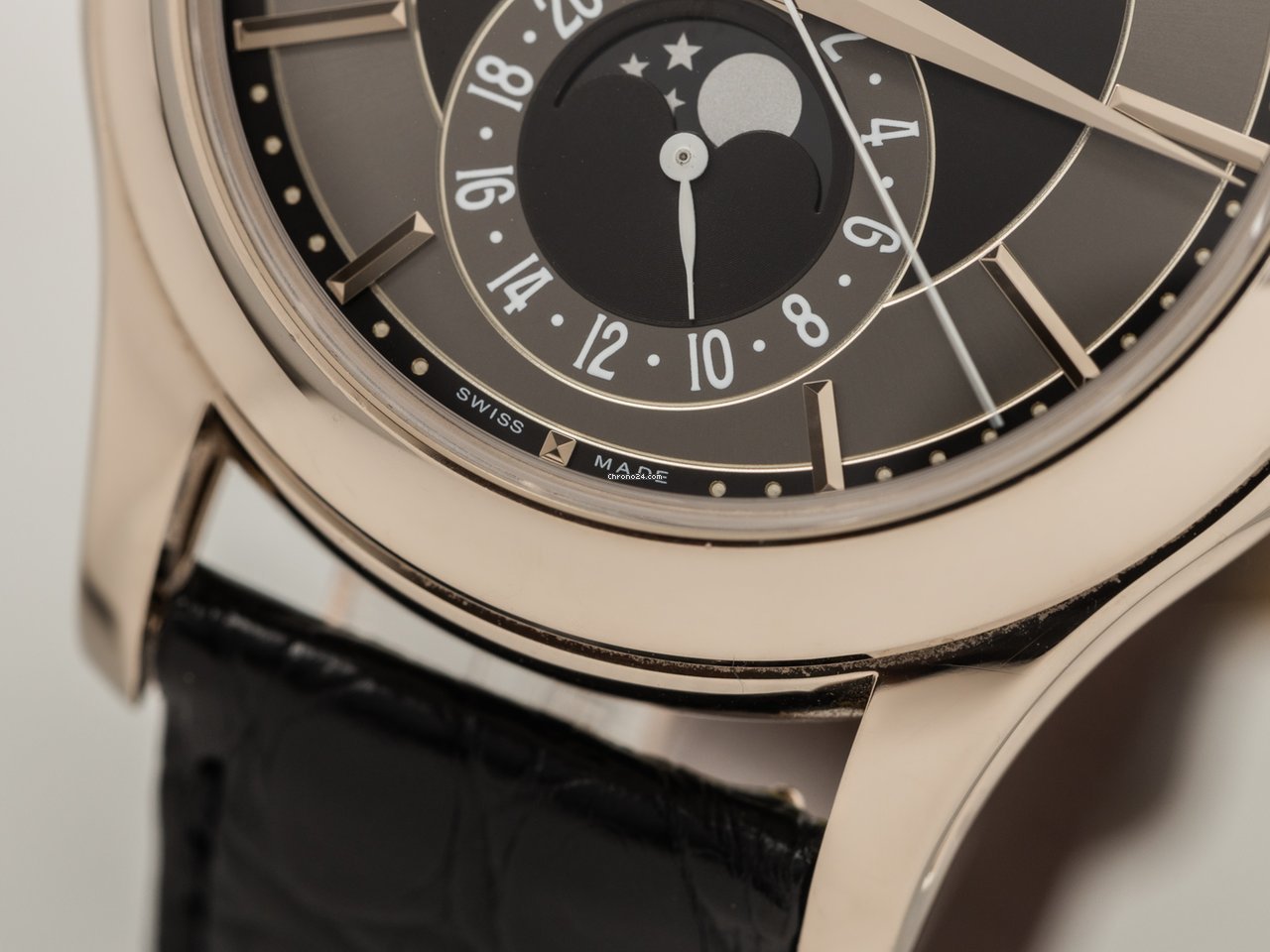 Patek Philippe Annual Calendar Mens watch Unisex Automatic White gold 5205G 5