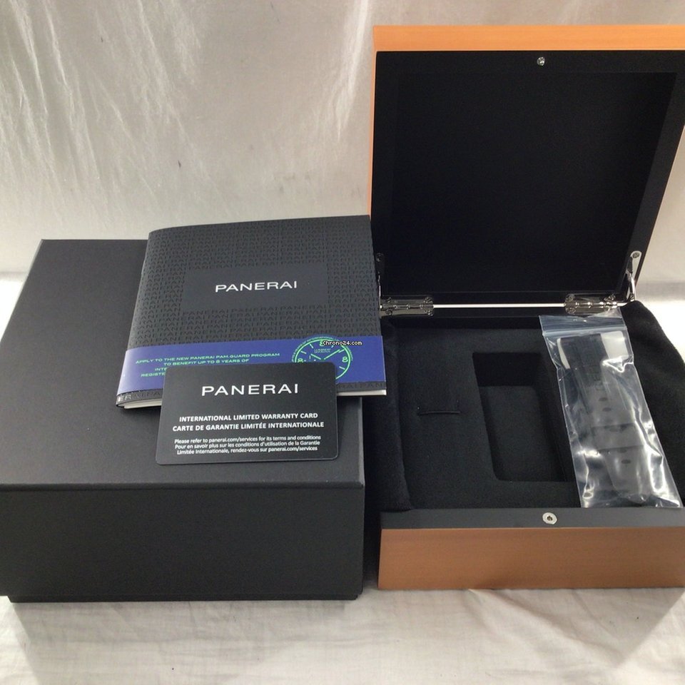 Panerai Luminor Mens watch Unisex Manual winding Titanium PAM00779 5
