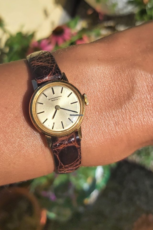 IWC Womens watch Manual winding Yellow gold 2802 5