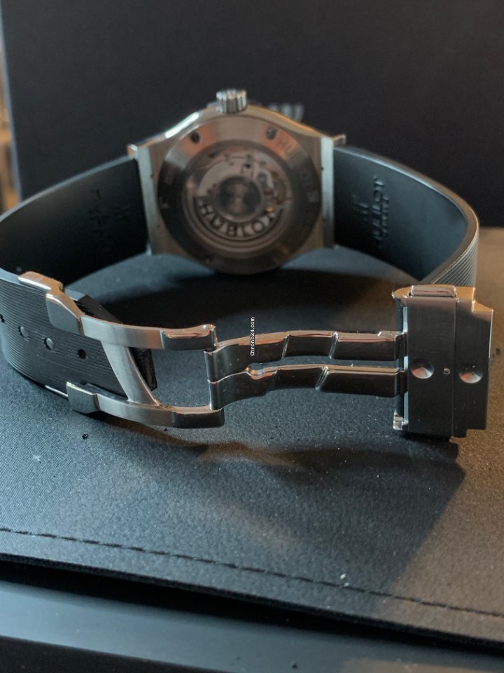 Hublot Classic Fusion 45, 42, 38, 33 mm Mens watch Unisex Automatic Titanium 542.NX.2611.LR 5