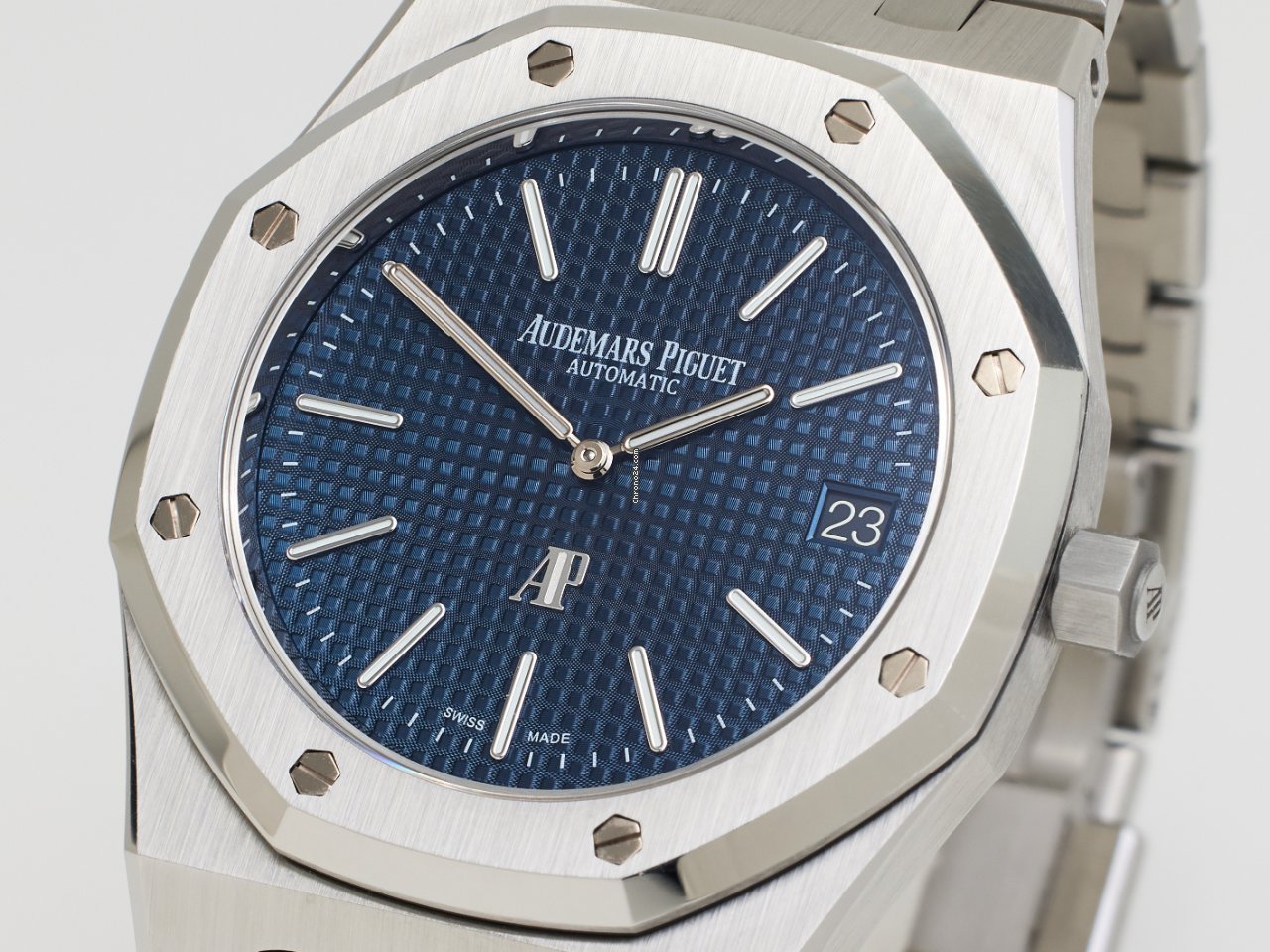 Audemars Piguet Royal Oak Jumbo Mens watch Unisex Automatic Steel 15202ST.OO.1240ST.01 5