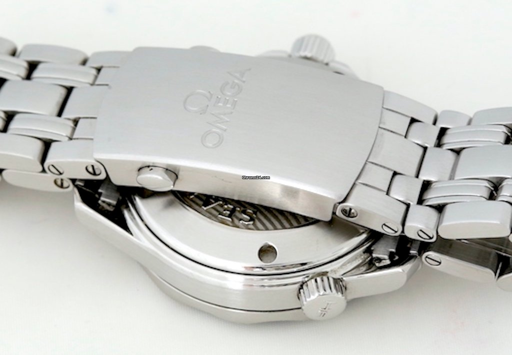 Omega Seamaster Diver 300 M Mens watch Unisex Automatic Steel 212.30.36.20.01.002 5