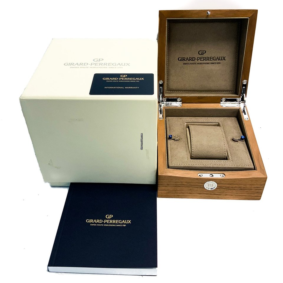 Girard Perregaux Laureato Mens watch Unisex Automatic Steel 81010-11-431-BB6A 5