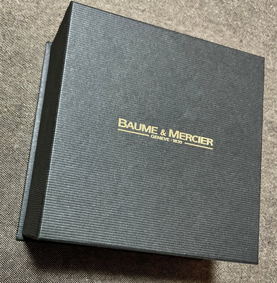 Baume & Mercier Riviera Mens watch Unisex Quartz Gold Steel MVO45164 5