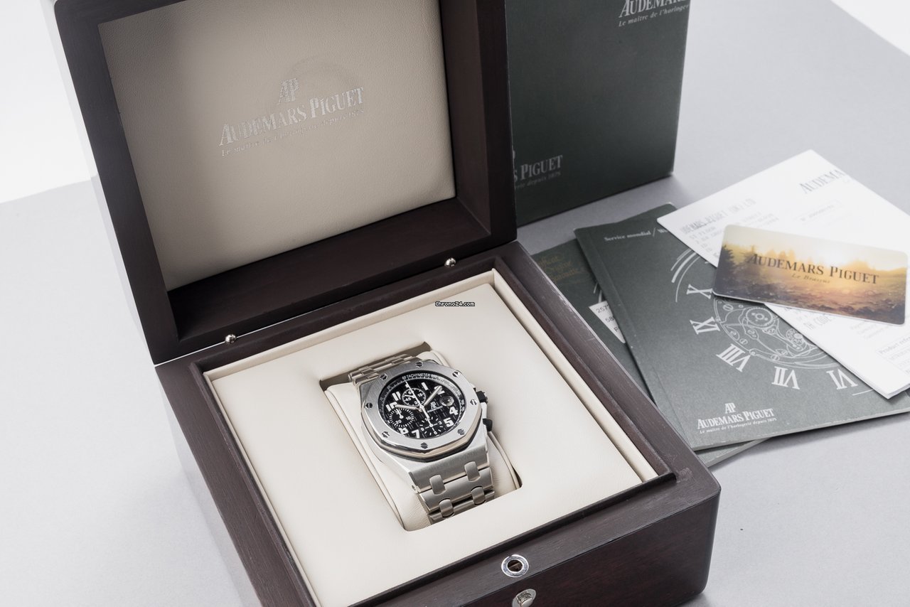 Audemars Piguet Royal Oak Offshore Chronograph Mens watch Unisex Titanium 25721TI.OO.1000TI.06.A 5