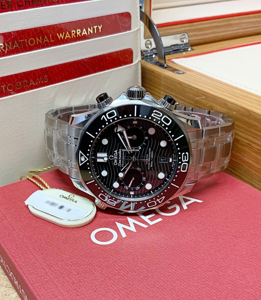 Omega Seamaster Diver 300 M Mens watch Unisex Automatic Steel 210.30.44.51.01.001 6