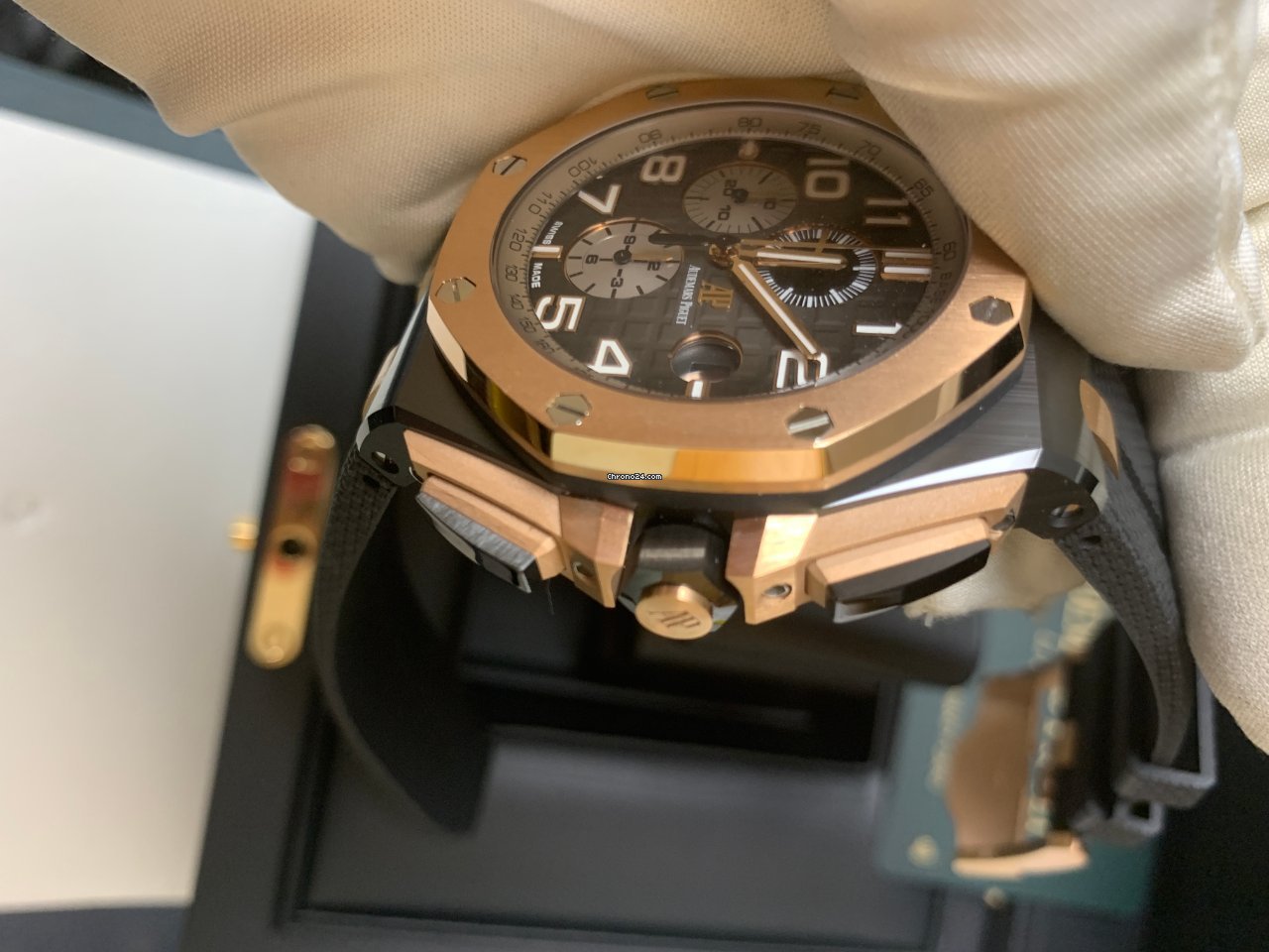 Audemars Piguet Royal Oak Offshore Chronograph Mens watch Unisex Automatic Ceramic 26405nr.oo.a002ca.01 6