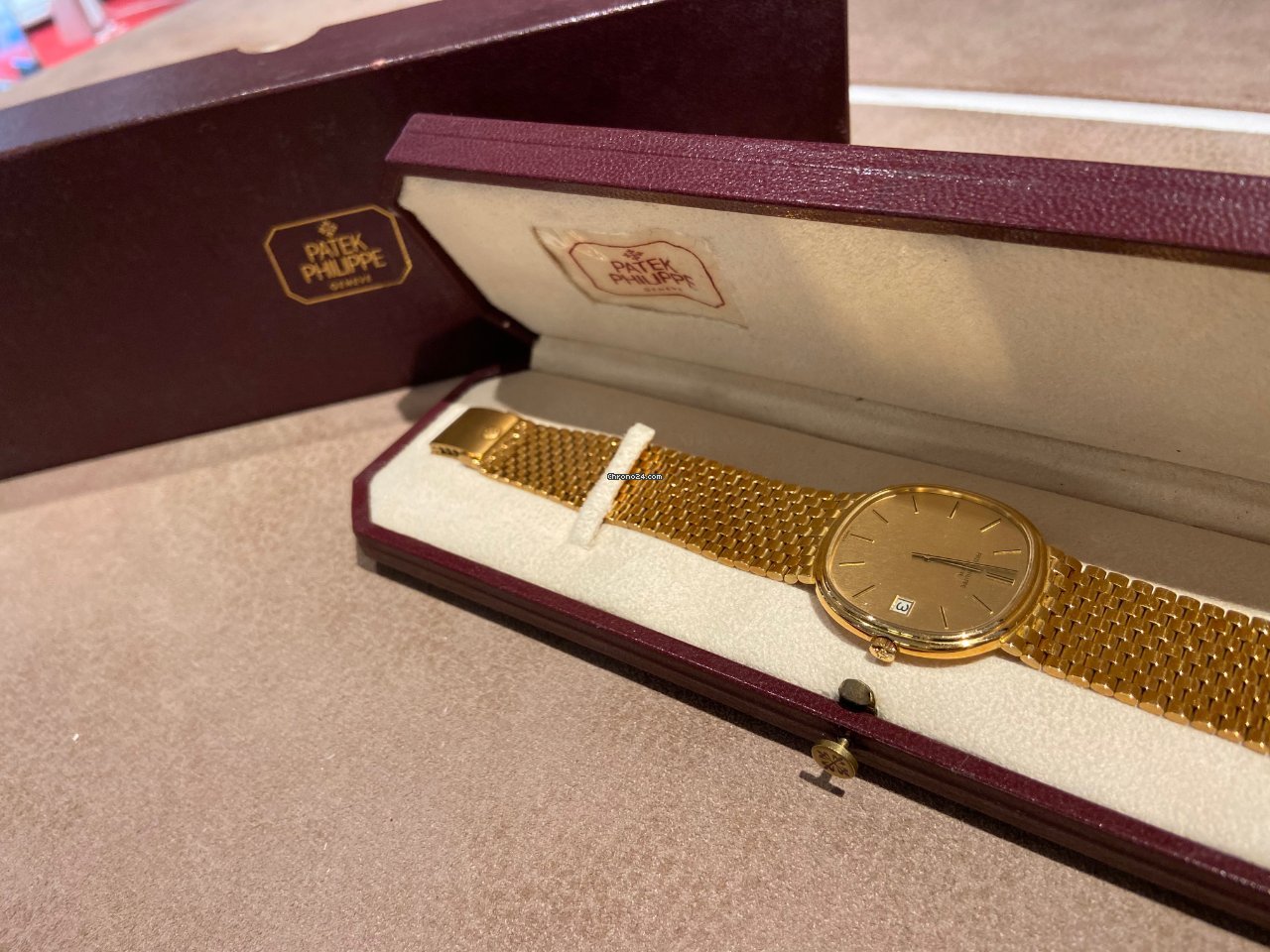 Patek Philippe Golden Ellipse Mens watch Unisex Automatic Yellow gold 3839 6