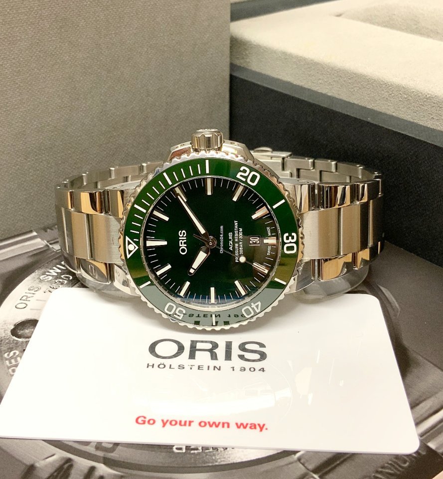 Oris Aquis Date Mens watch Unisex Automatic Steel 01 733 7730 4157-07 8 24 05PEB 6