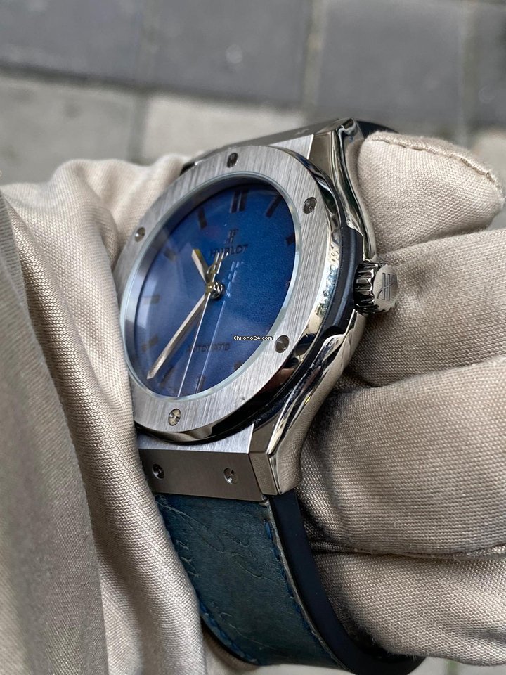 Hublot Classic Fusion 45, 42, 38, 33 mm Mens watch Unisex Automatic Titanium 511.NX.050B.VR.BER16 6