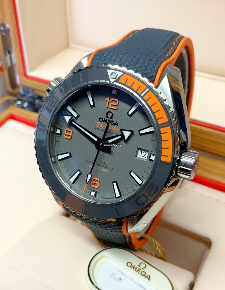 Omega Seamaster Planet Ocean Mens watch Unisex Automatic Titanium 215.92.44.21.99.001 6