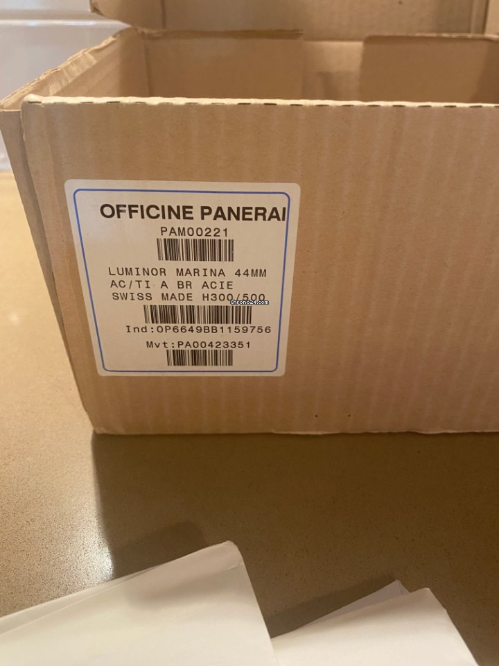 Panerai Luminor Marina Automatic Mens watch Unisex Automatic Titanium PAM 00221 6