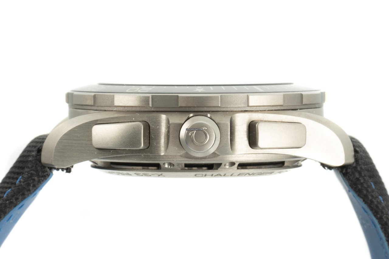 Omega Speedmaster Skywalker X-33 Mens watch Unisex Quartz Ceramic 318.92.45.79.01.001 6