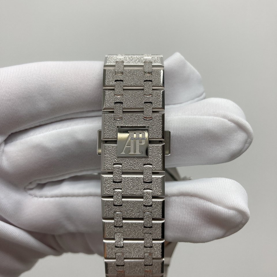 Audemars Piguet Royal Oak Chronograph Mens watch Unisex Automatic White gold 26331BC.GG.1224BC.03 6