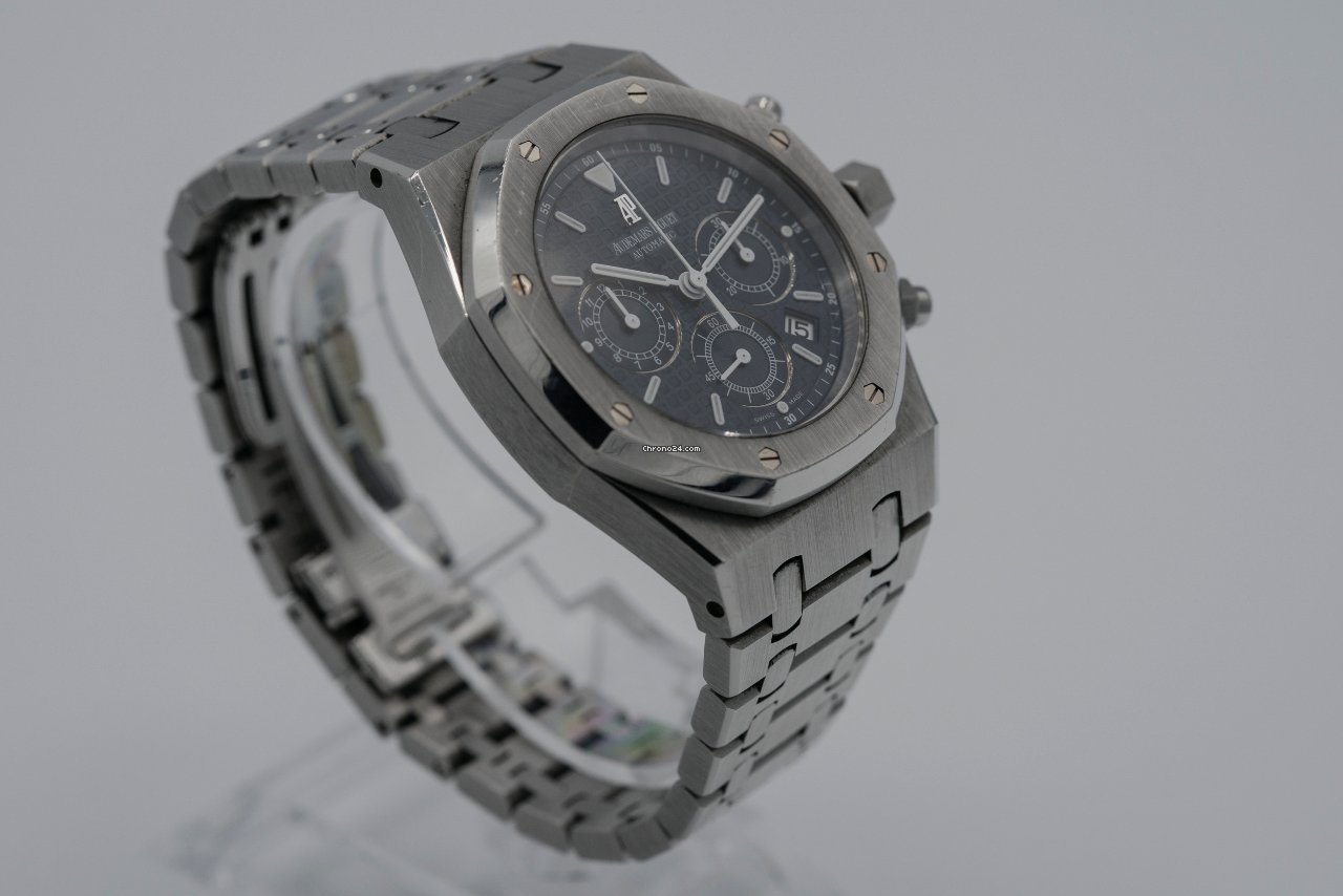 Audemars Piguet Royal Oak Chronograph Steel 26300ST.OO.1110ST.04 6