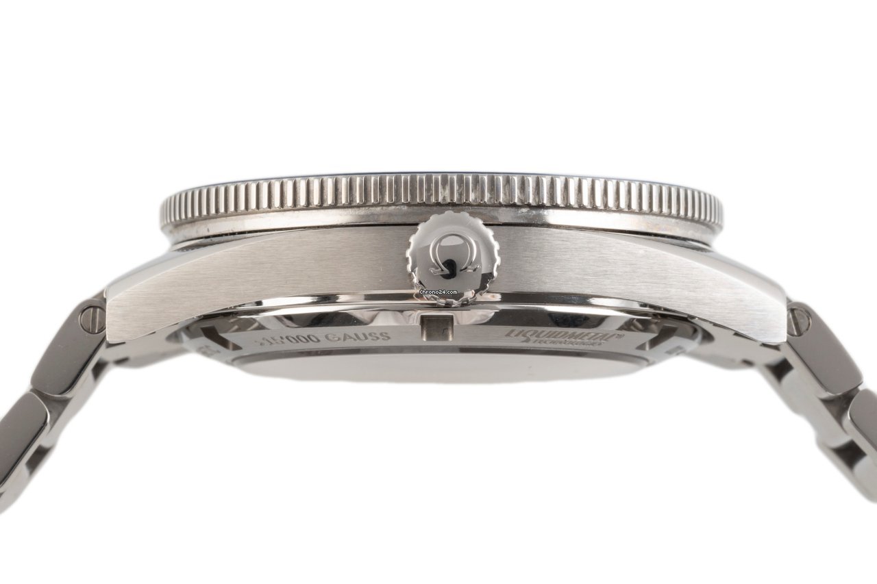 Omega Seamaster 300 Mens watch Unisex Automatic Titanium 233.90.41.21.03.001 6