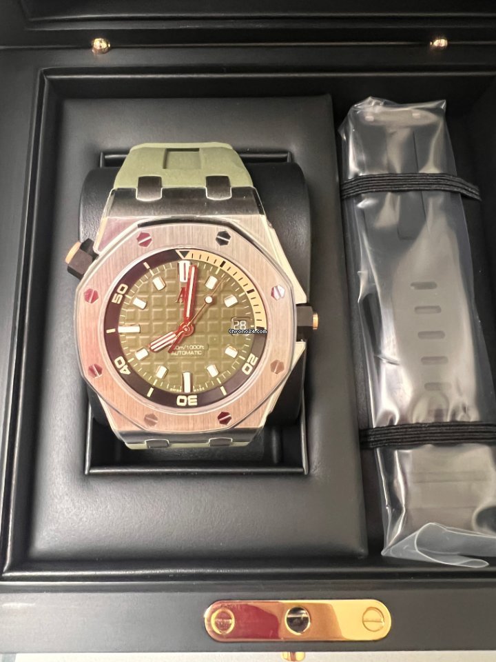 Audemars Piguet Royal Oak Offshore Diver Mens watch Unisex Automatic Steel 15720ST.OO.A052CA.01 6