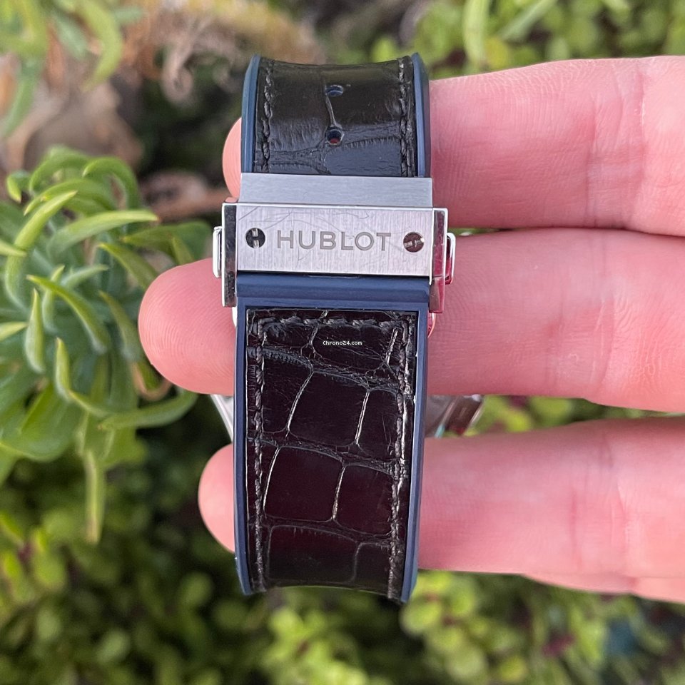 Hublot Classic Fusion Chronograph Mens watch Unisex Automatic Titanium 521.NX.7119.LR.CFC16 6