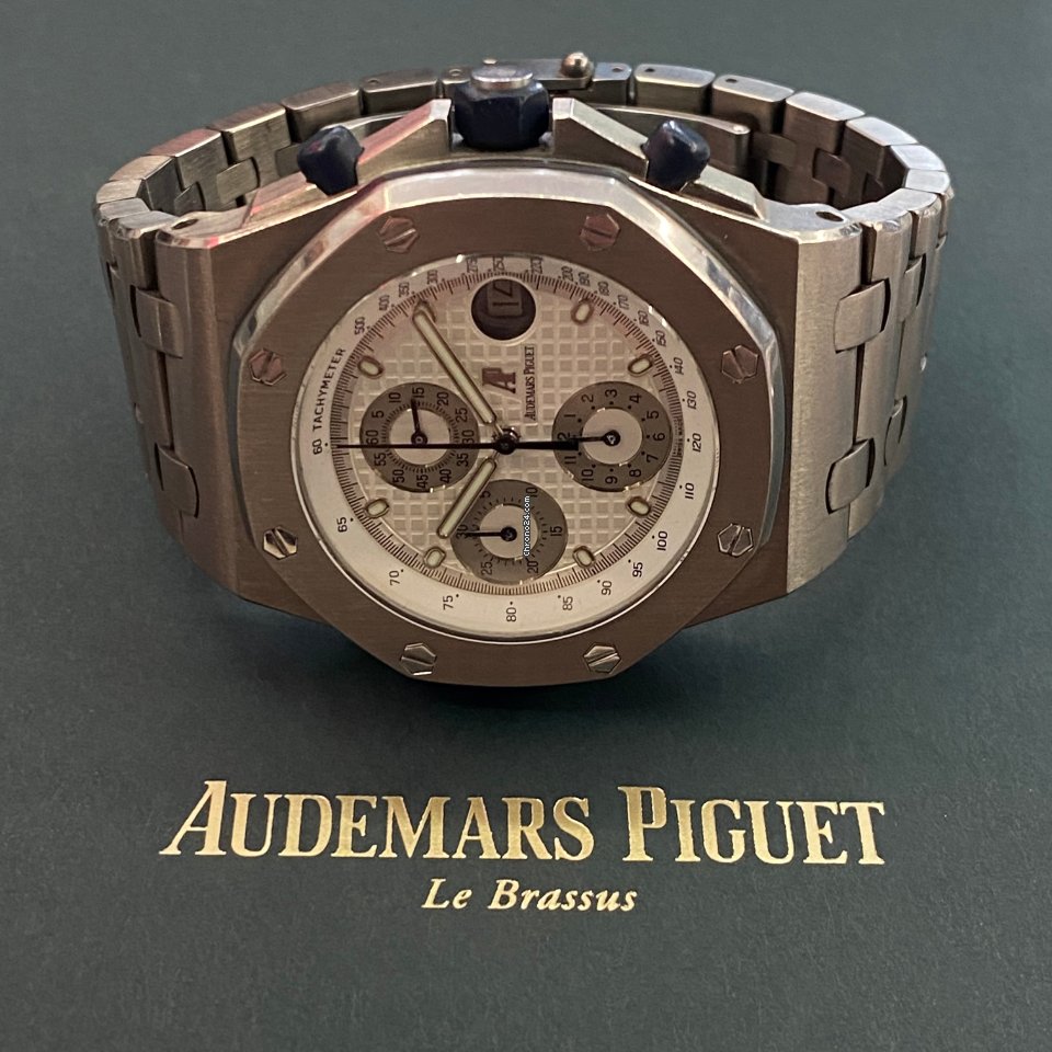 Audemars Piguet Royal Oak Offshore Chronograph Mens watch Unisex Automatic Titanium 25721TI 6
