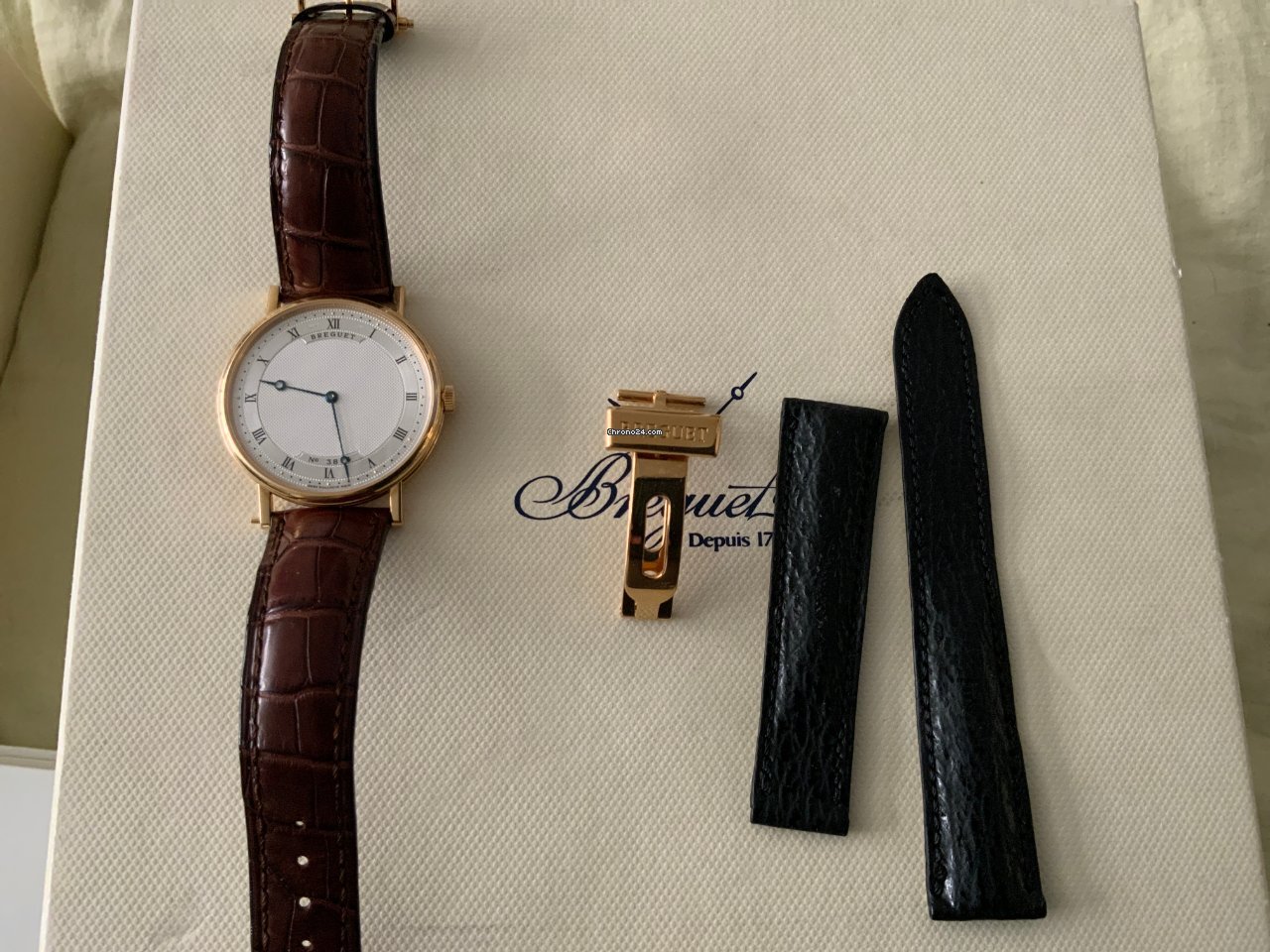 Breguet Classique Mens watch Unisex Automatic Yellow gold 5157BA 11 9V6 6