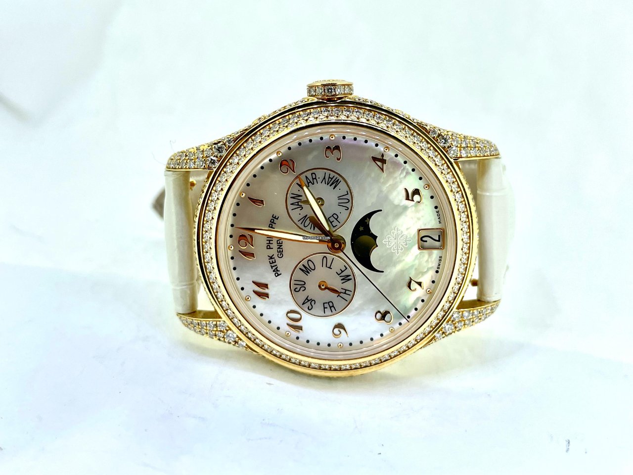 Patek Philippe Annual Calendar Rose gold 4937R-001 6