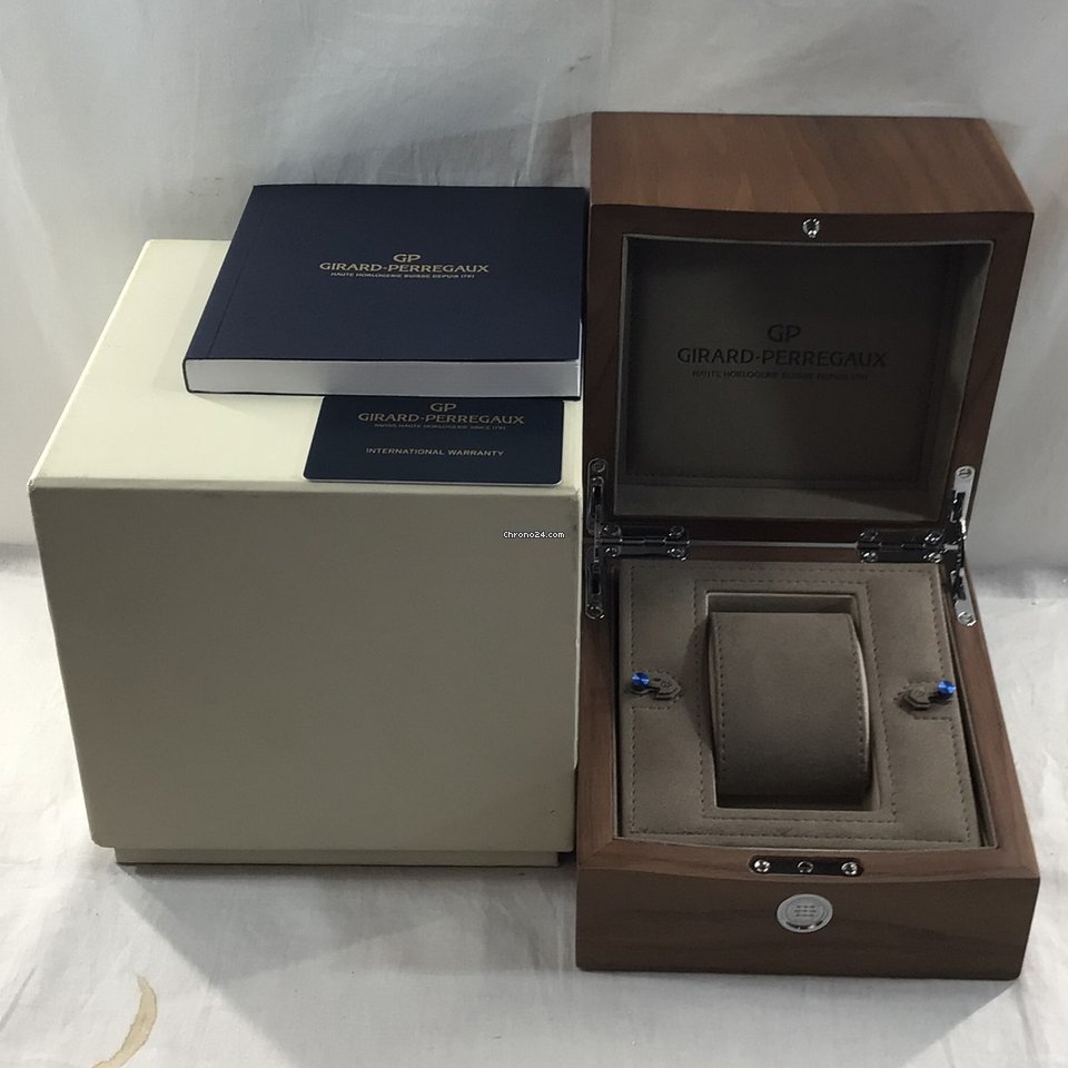 Girard Perregaux Laureato Mens watch Unisex Automatic Steel 81010-11-1748-11A 6