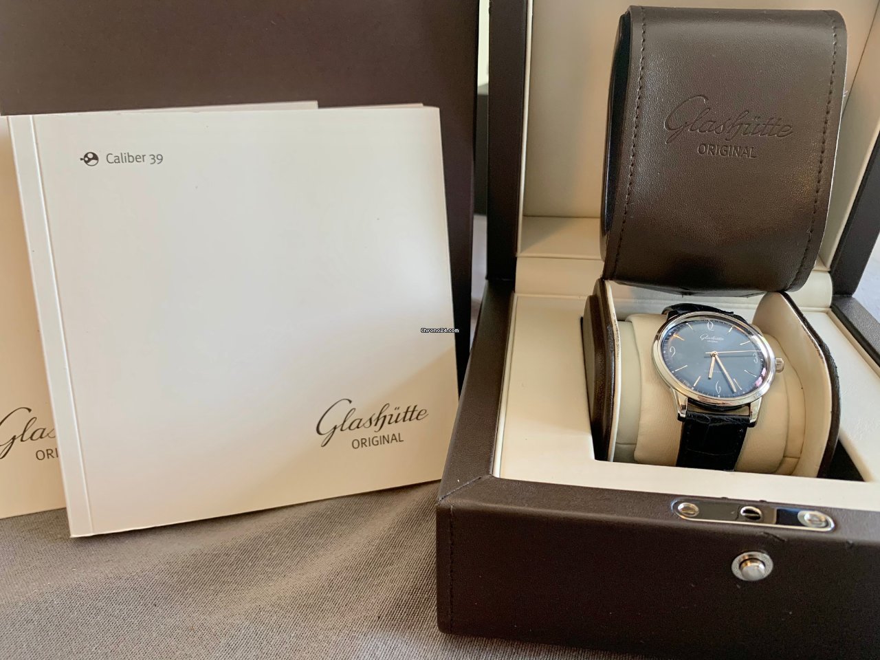 Glashtte Original Sixties Mens watch Unisex Automatic Steel 1-39-52-06-02-04 6