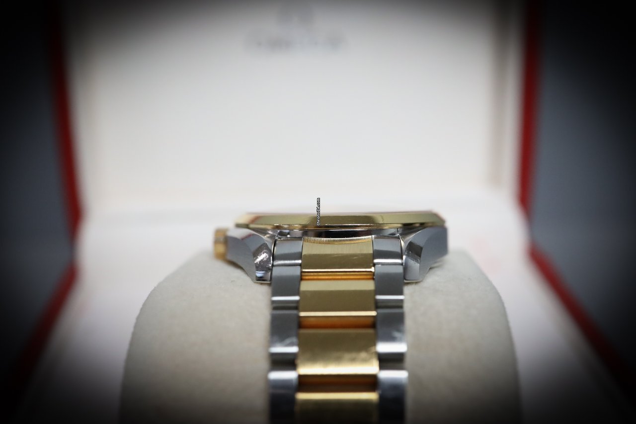 Omega Seamaster Aqua Terra Mens watch Unisex Automatic Gold Steel 231.20.42.21.06.001 6