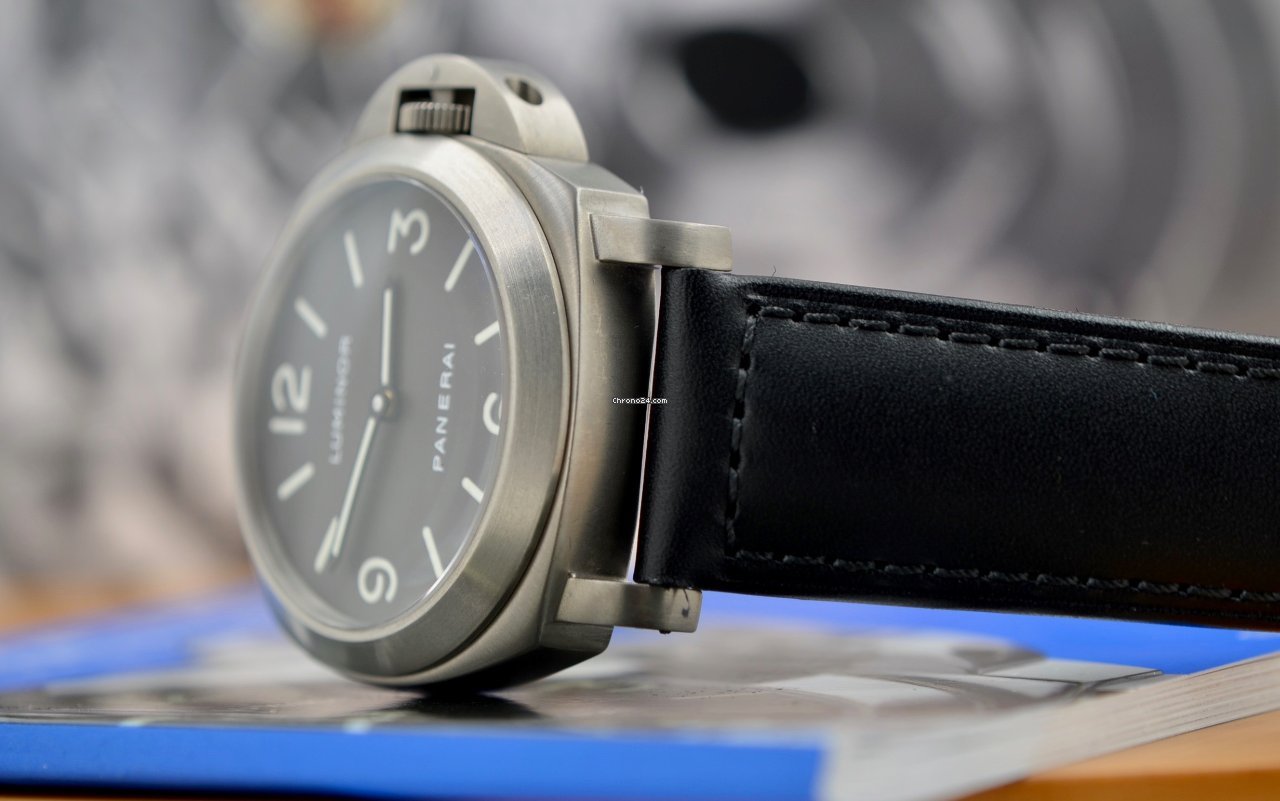 Panerai Luminor Base Mens watch Unisex Manual winding Titanium PAM 00055 6