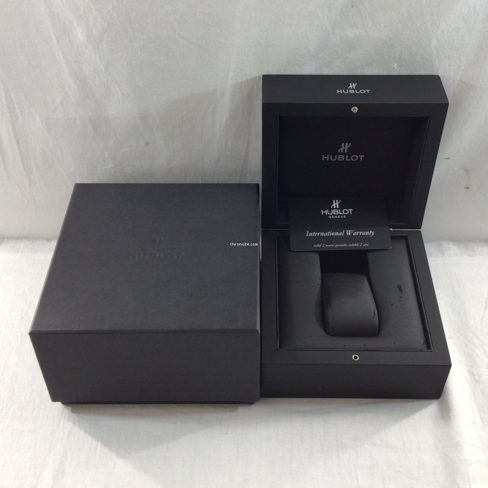 Hublot Classic Fusion 45, 42, 38, 33 mm Mens watch Unisex Automatic Ceramic 542.CM.1770.CM 6
